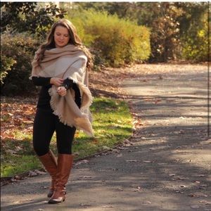 Meet your posher, Kayla